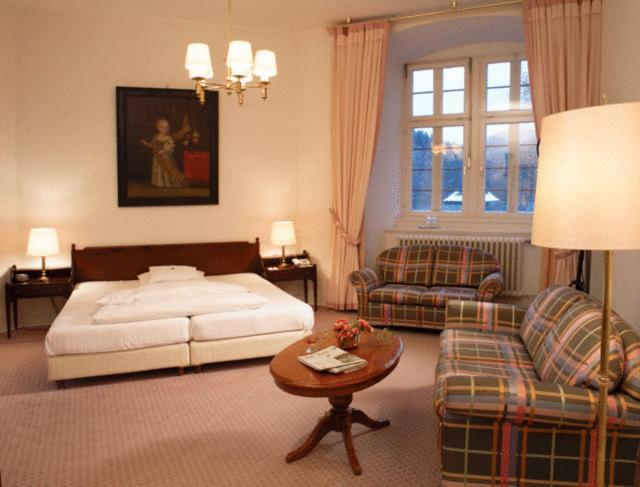Hotel Und Restaurant Burg Schnellenberg Attendorn Kültér fotó