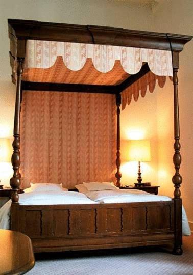 Hotel Und Restaurant Burg Schnellenberg Attendorn Kültér fotó