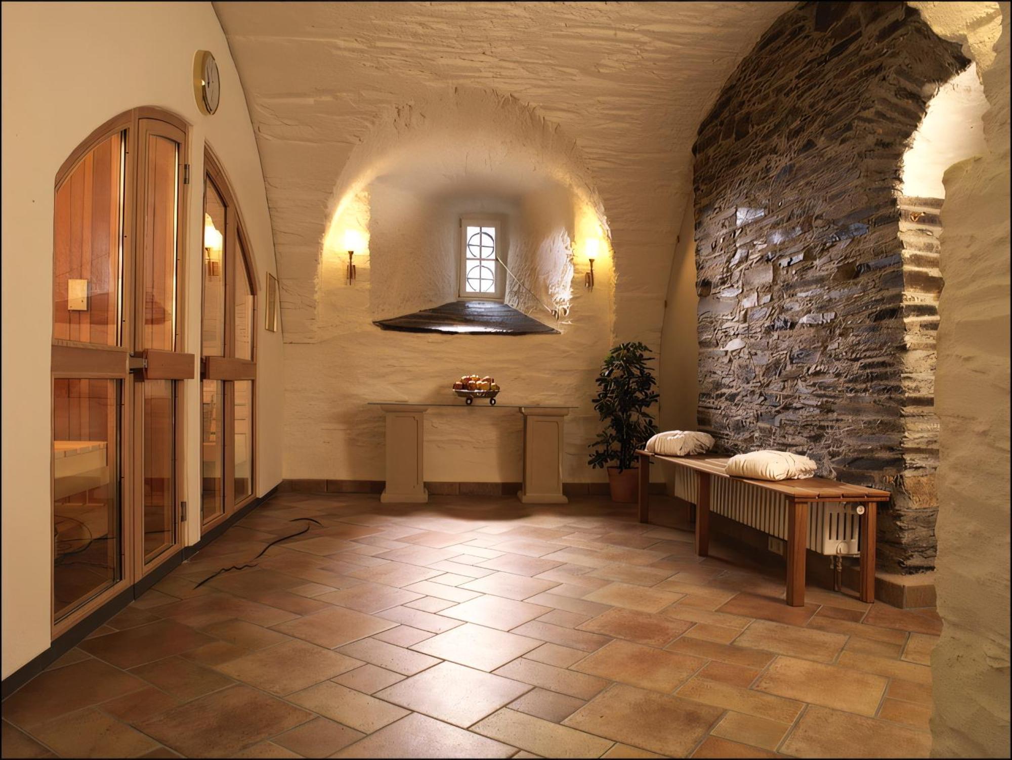Hotel Und Restaurant Burg Schnellenberg Attendorn Kültér fotó