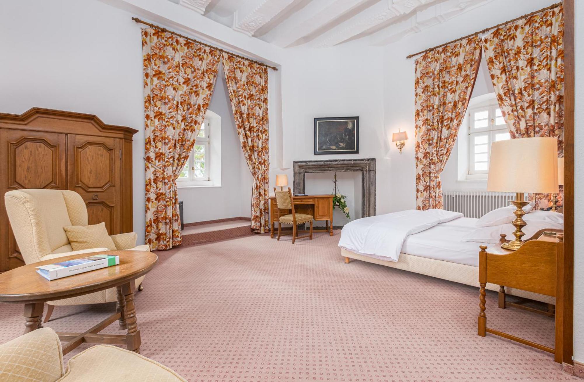 Hotel Und Restaurant Burg Schnellenberg Attendorn Kültér fotó