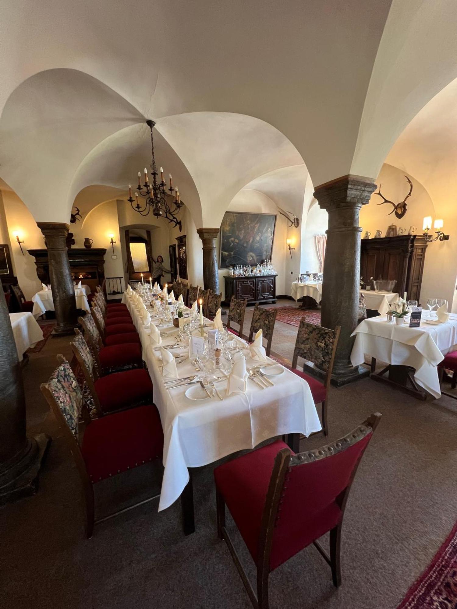 Hotel Und Restaurant Burg Schnellenberg Attendorn Kültér fotó