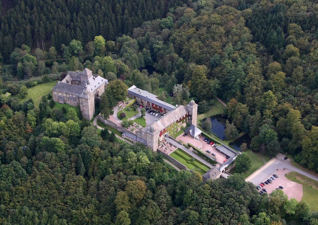Hotel Und Restaurant Burg Schnellenberg Attendorn Kültér fotó